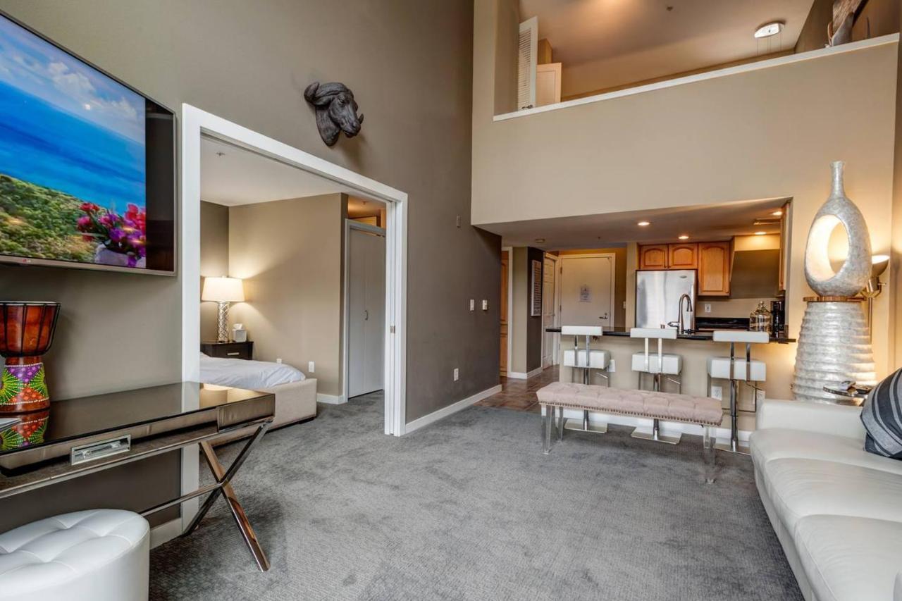 Modern Downtown Top Floor Penthouse With Bay Views Сиэтл Экстерьер фото