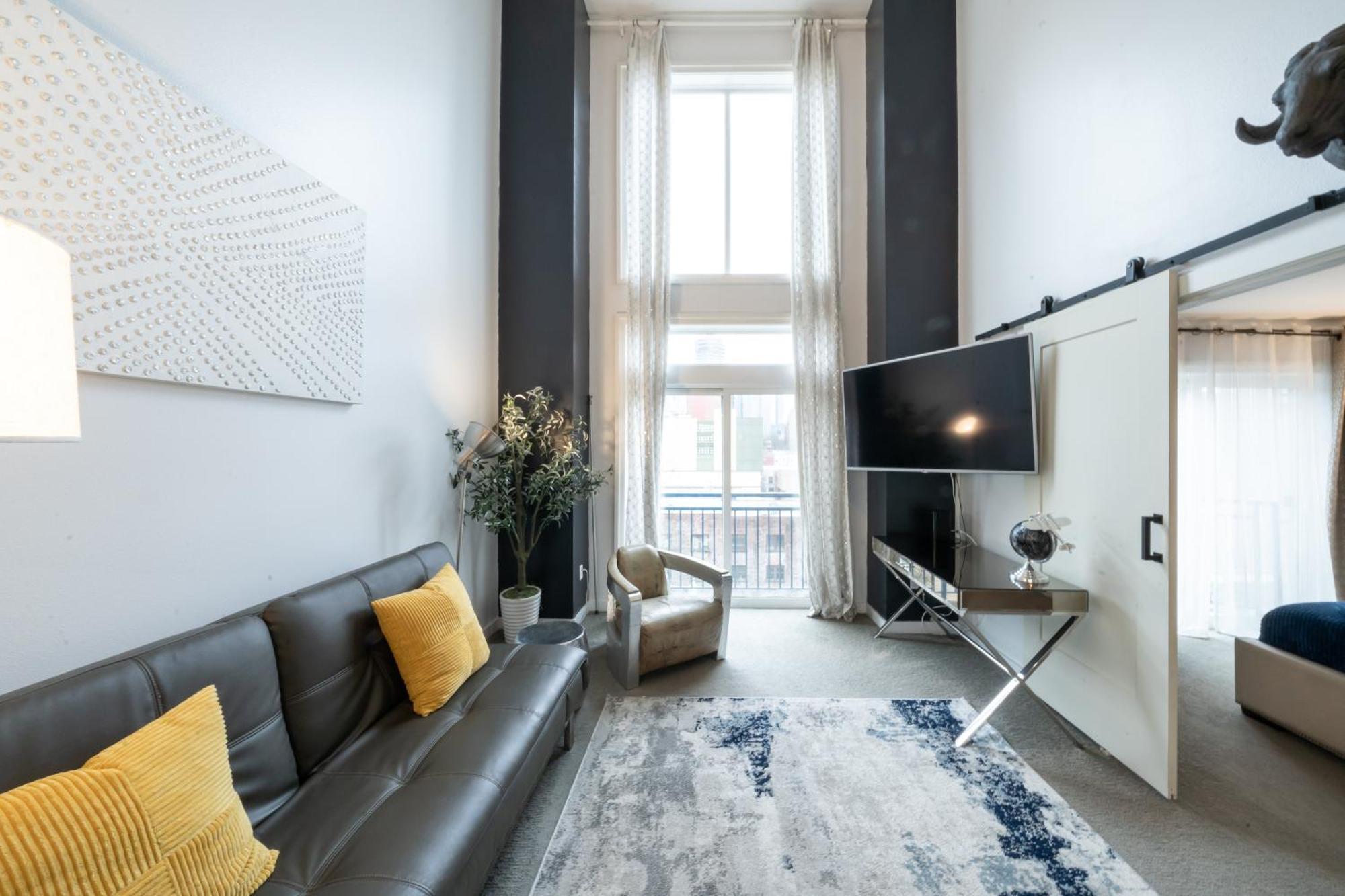 Modern Downtown Top Floor Penthouse With Bay Views Сиэтл Экстерьер фото
